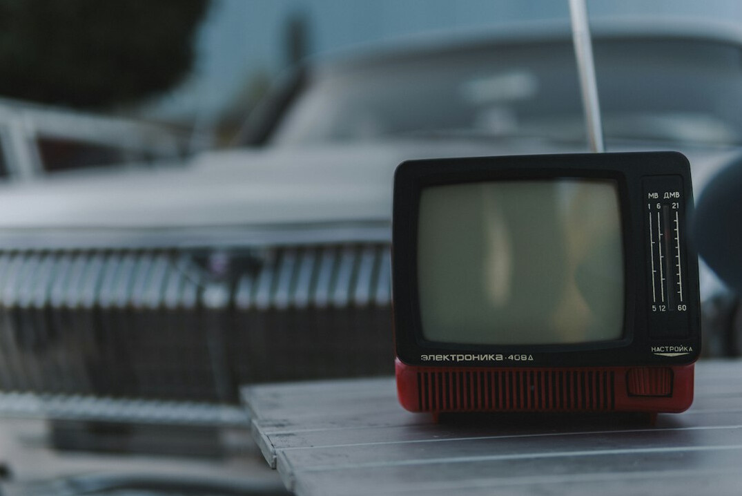 1980s colorful tv commercial